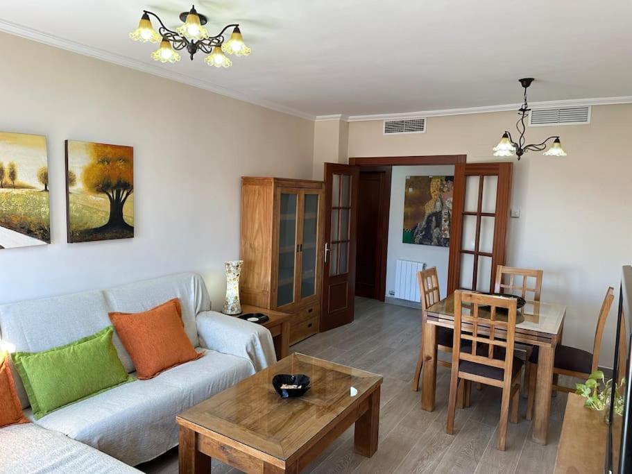Piso En Linares Zona Centro Con Parking Gratis Daire Dış mekan fotoğraf